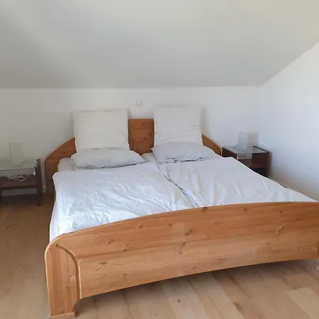 Ruhige Dachgeschosswohnung Mit Kleiner Sauna, Balkon, Aussicht Apartamento Muellenbach